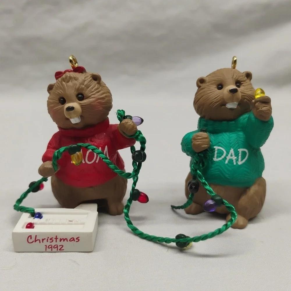 Hallmark Keepsake 1992 Mom‎ & Dad Beaver Hanging Lights Christmas Ornament